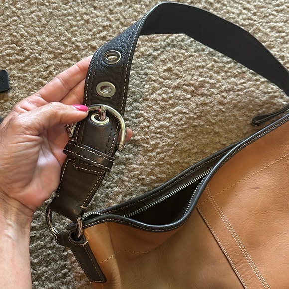 Coach purse ,adorable, soft camel toned leather🤗 - Picture 2 of 8